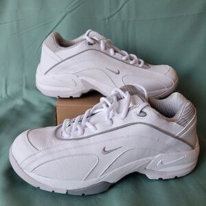 Nike Air Edge Golf Shoes Women’s 7.5 White NEW Spiked Cleats Waterproof Vintage